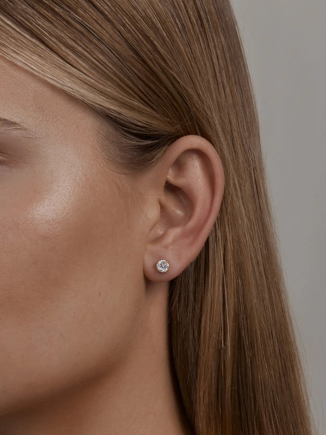 Pendientes Dormilonas de Oro con Diamante Solitario | Colonna