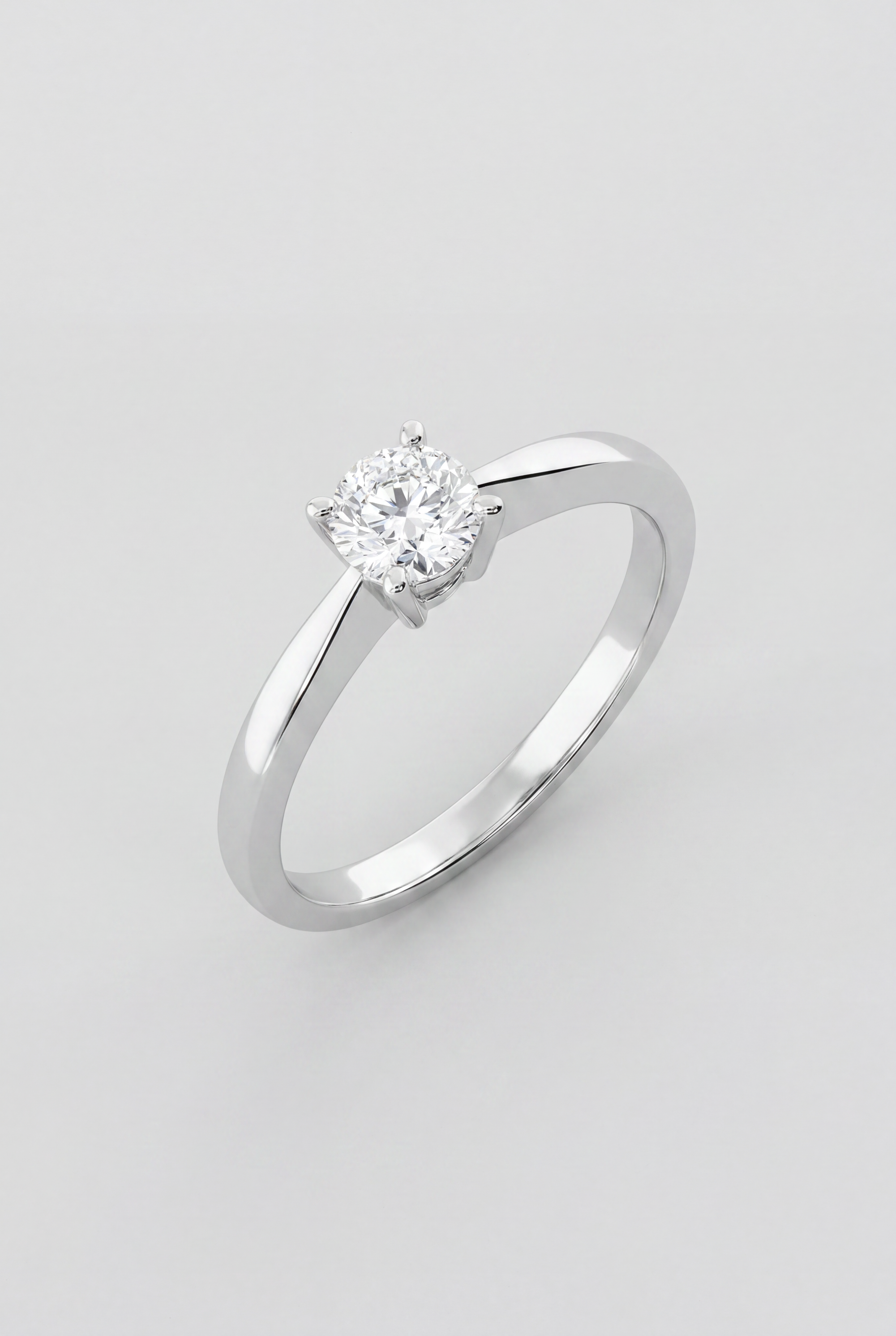 Anillo solitario de diamantes y oro blanco Sasso