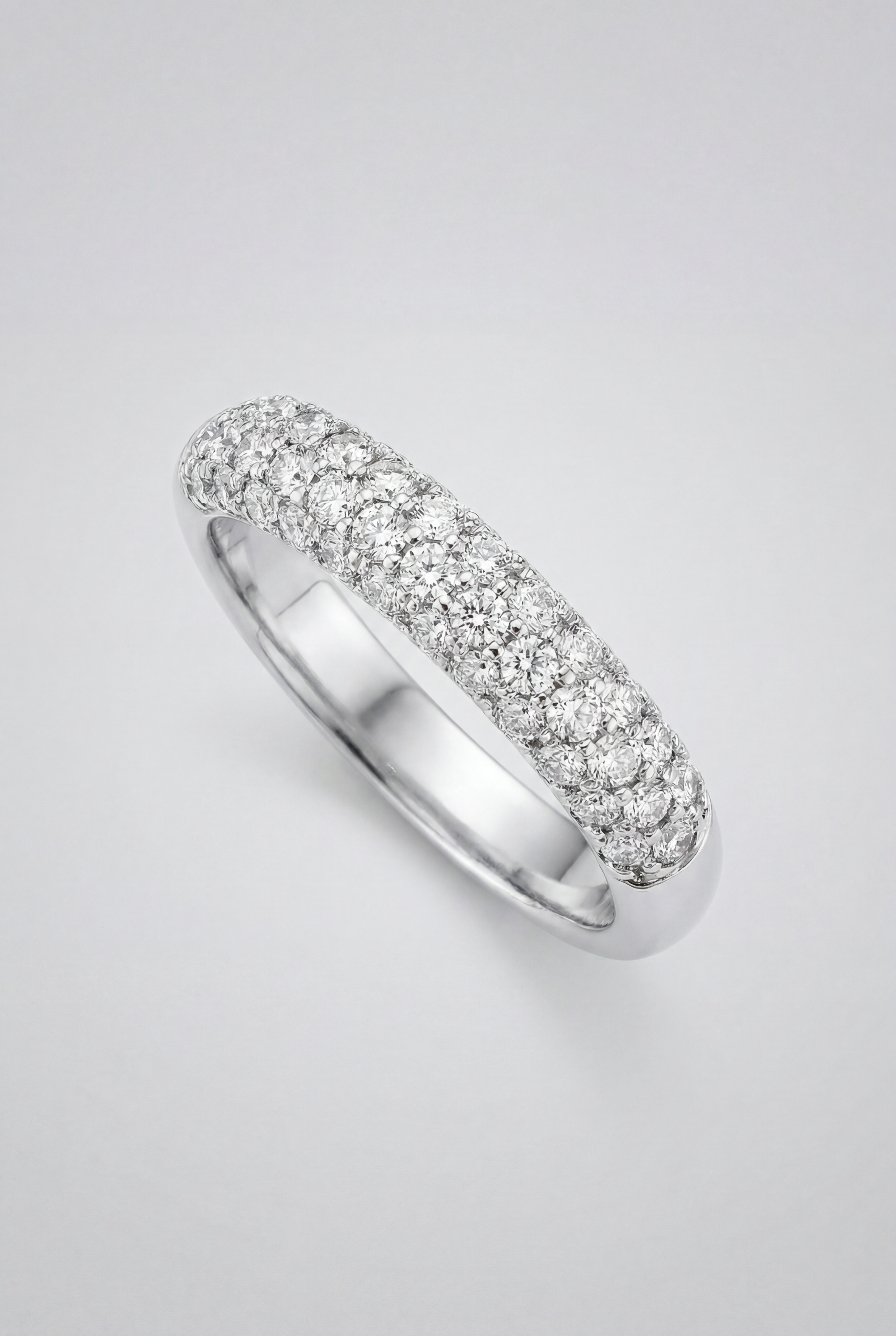 Anillo de diamantes y oro blanco Triple Pavé Nebredi