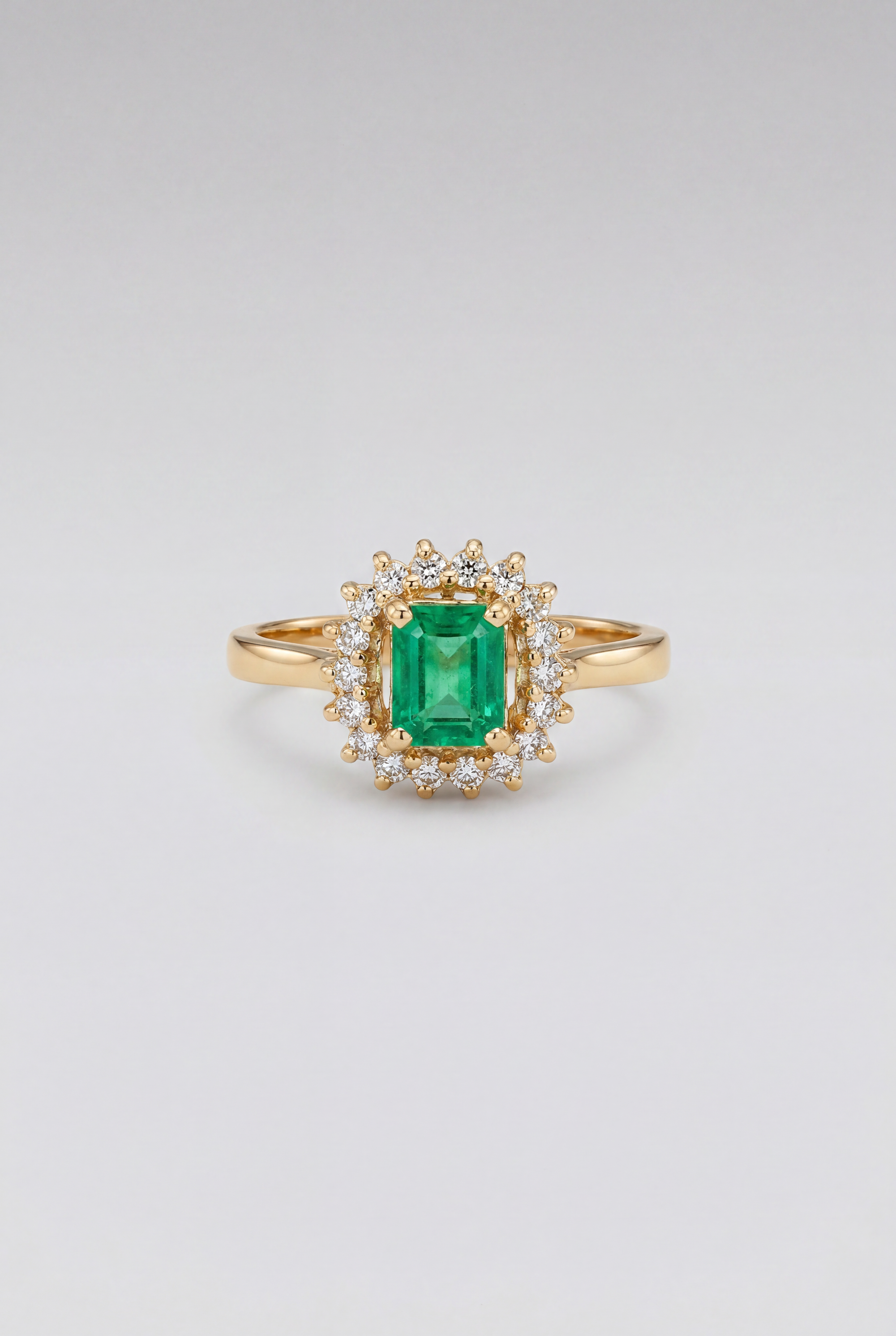 Anillo de diamantes, esmeralda y oro amarillo Corona Halo Adomello
