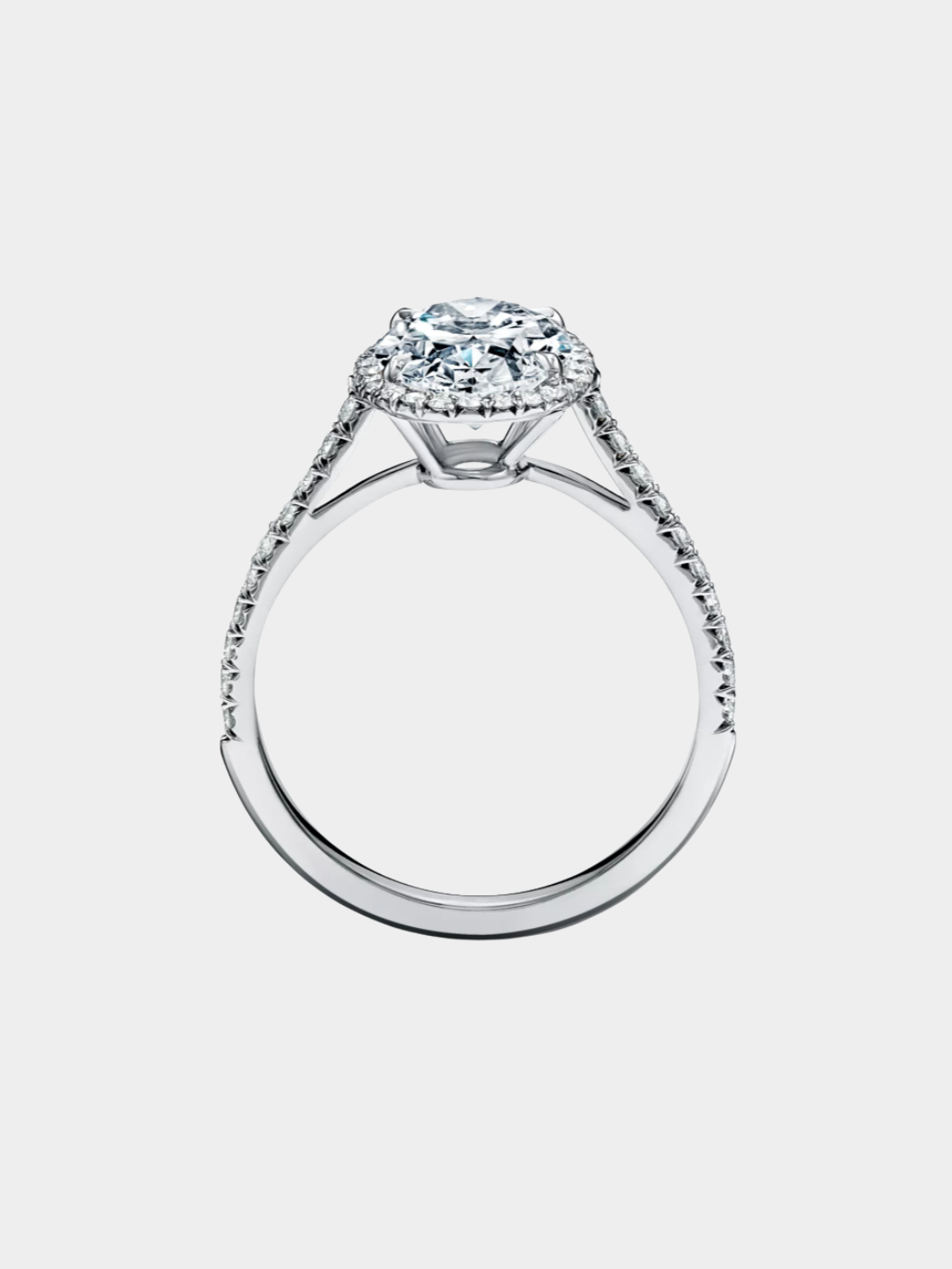 Solitärring aus Weißgold mit Diamanten | Halo Oval