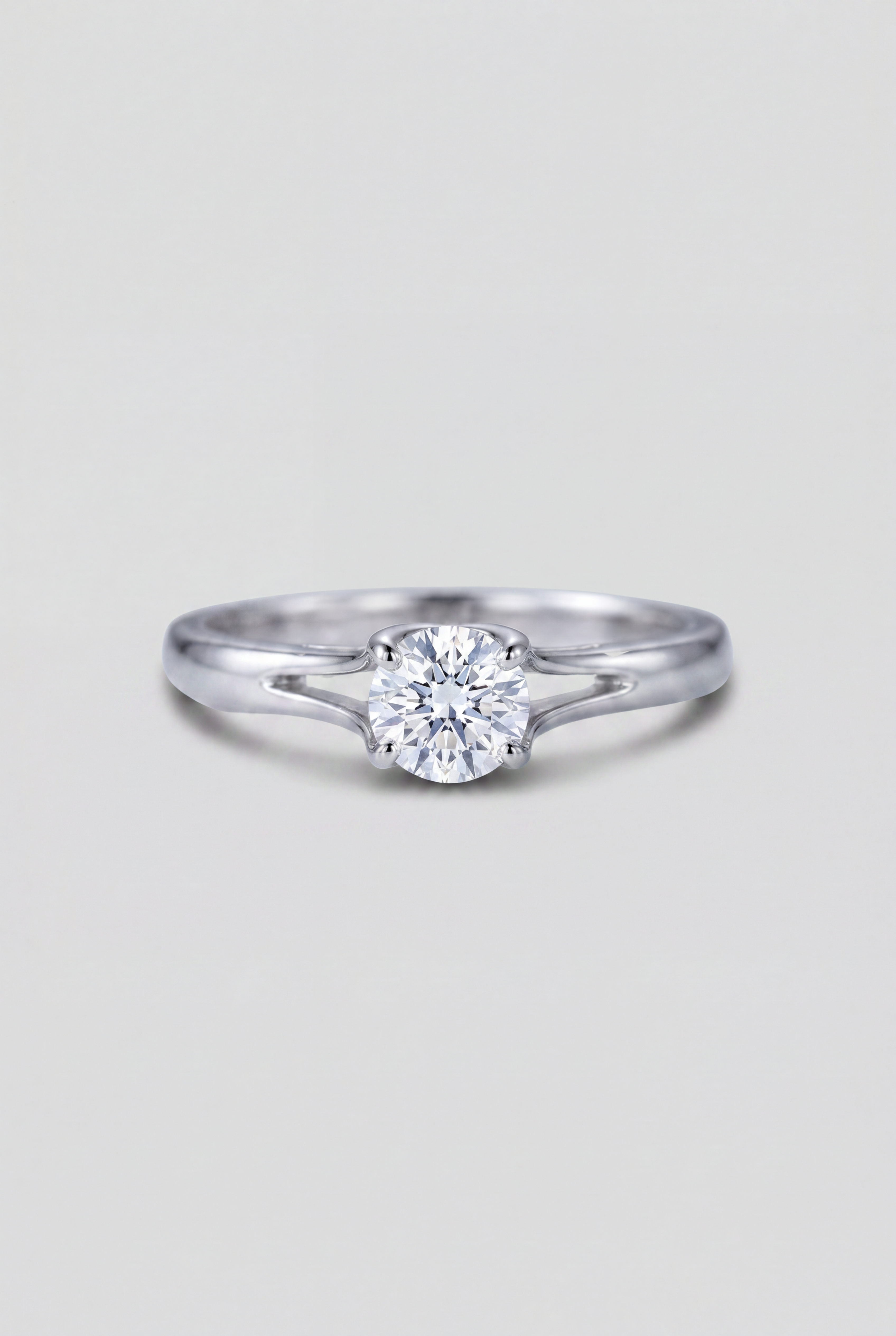 Anillo solitario de diamante y oro blanco Vita
