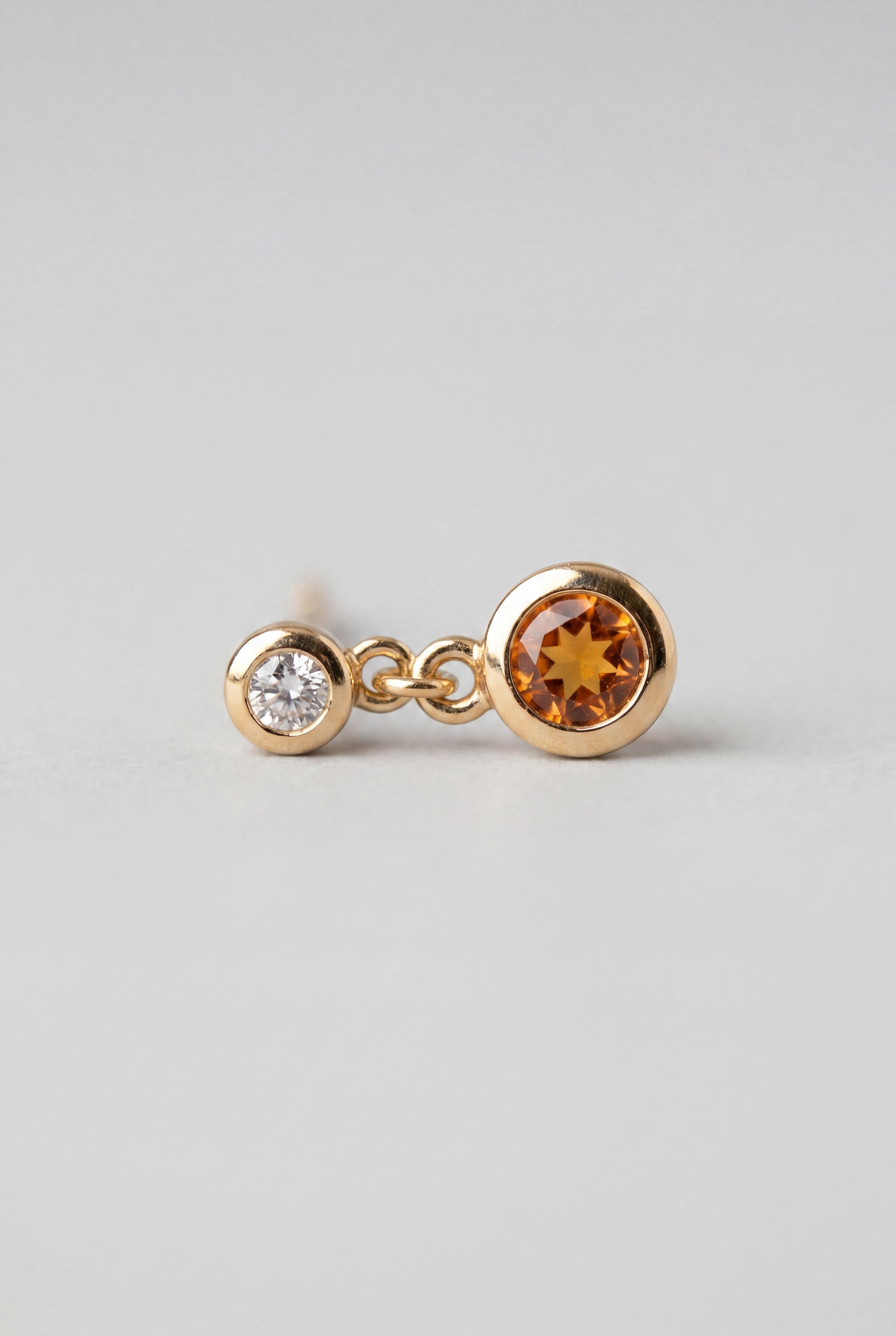 Pendientes de diamantes, citrinos naranjas y oro amarillo Dauni
