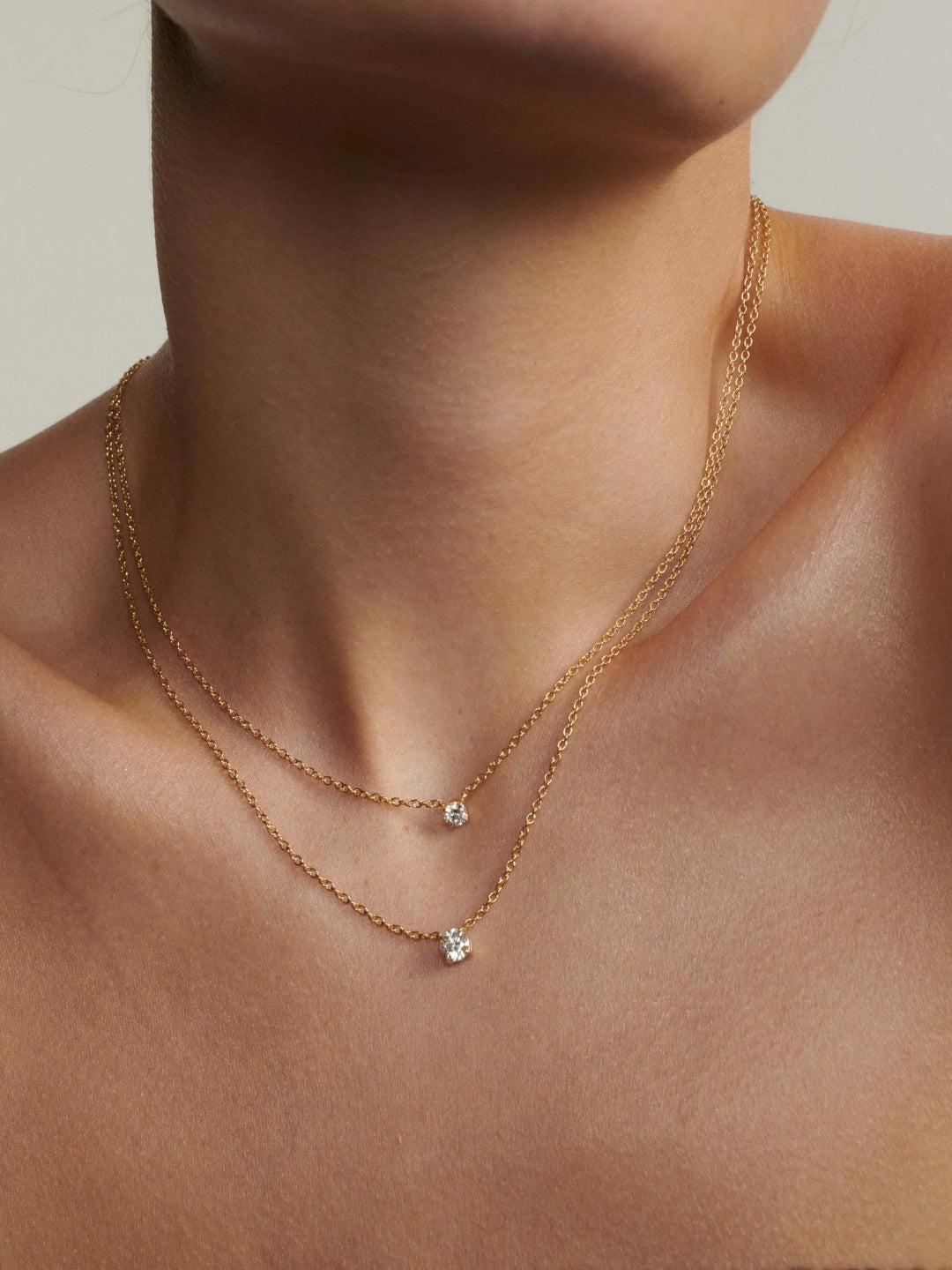 Collar Punto de Luz de Oro con Diamante Solitario | Colgante Lumen